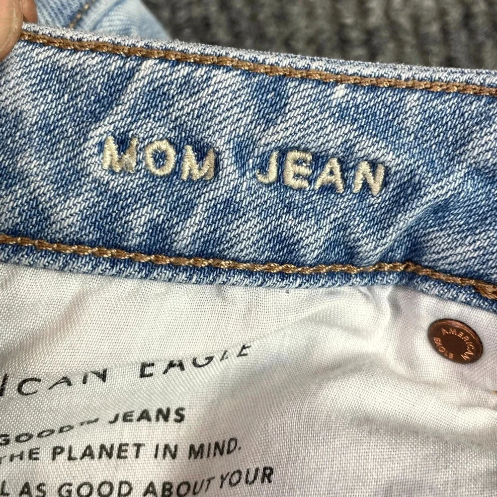 American Eagle Outfitters Mom Jeans Womens 8 Blue Denim Distressed Streetwear